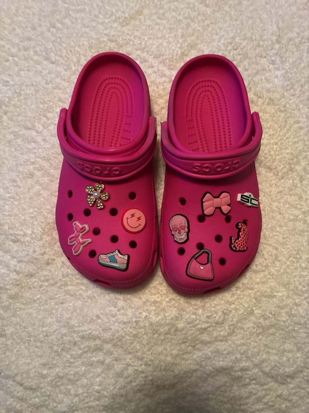Crocs Classic Clogs Size 9 Wmn’s Pink With Charms Z131